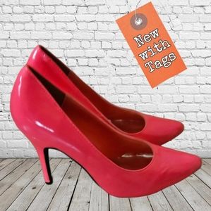 NWT/ deb Neon Coral Heels